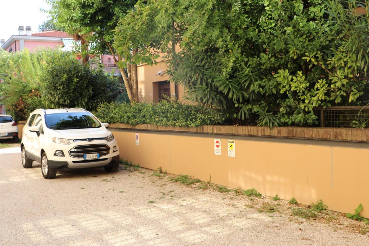 Paradiso24 Forlì Exteriér fotografie